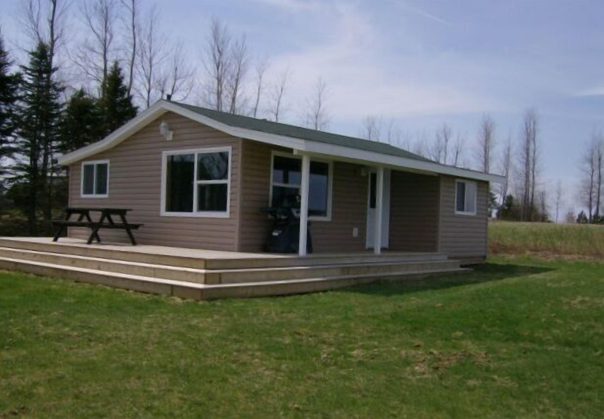 Standard-Ferienhaus, 2 Schlafzimmer, eingeschränkter Meerblick (Cottage 16) | Bügeleisen/Bügelbrett, kostenloses WLAN, Bettwäsche