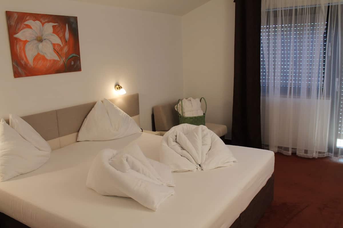 Superior Room | In-room safe, free WiFi