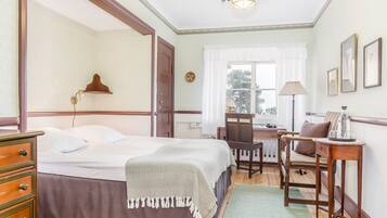 Standard-Doppelzimmer, 1Â King-Bett, Seeblick | Individuell dekoriert, individuell eingerichtet, kostenloses WLAN