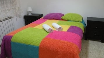 Apartamento, 1 quarto | 1 quarto, roupas de cama premium, cofres nos quartos, escrivaninha