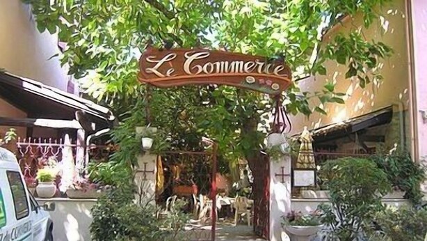 Property entrance - Hotel Le Commerce (Mirepoix)