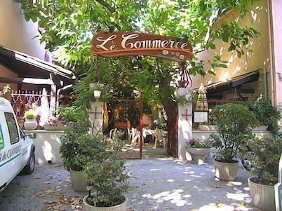 Hotel Le Commerce