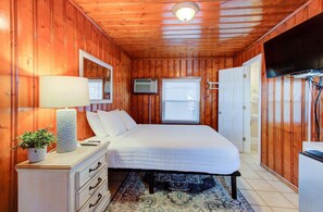 Standardzimmer, 1 Queen-Bett, Nichtraucher | Individuell dekoriert, kostenloses WLAN, Bettwäsche