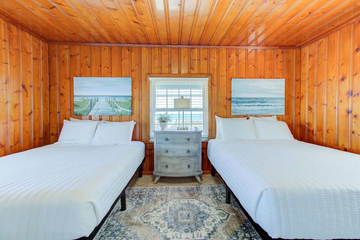 Premium-Zimmer, 2 Queen-Betten, Nichtraucher, Meerblick | Individuell dekoriert, kostenloses WLAN, Bettwäsche