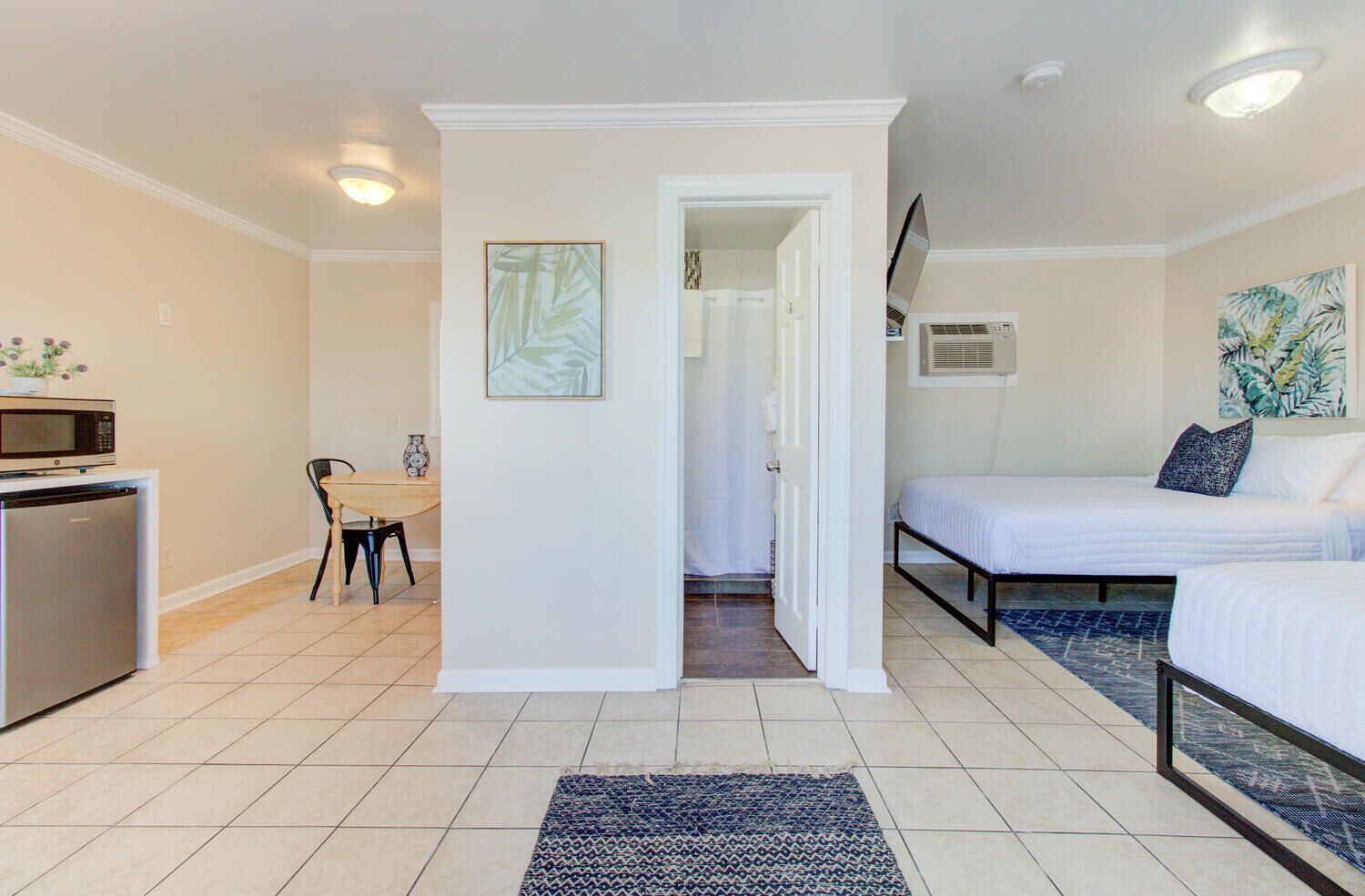 Deluxe-Zimmer, 2 Queen-Betten, Nichtraucher | Individuell dekoriert, kostenloses WLAN, Bettwäsche