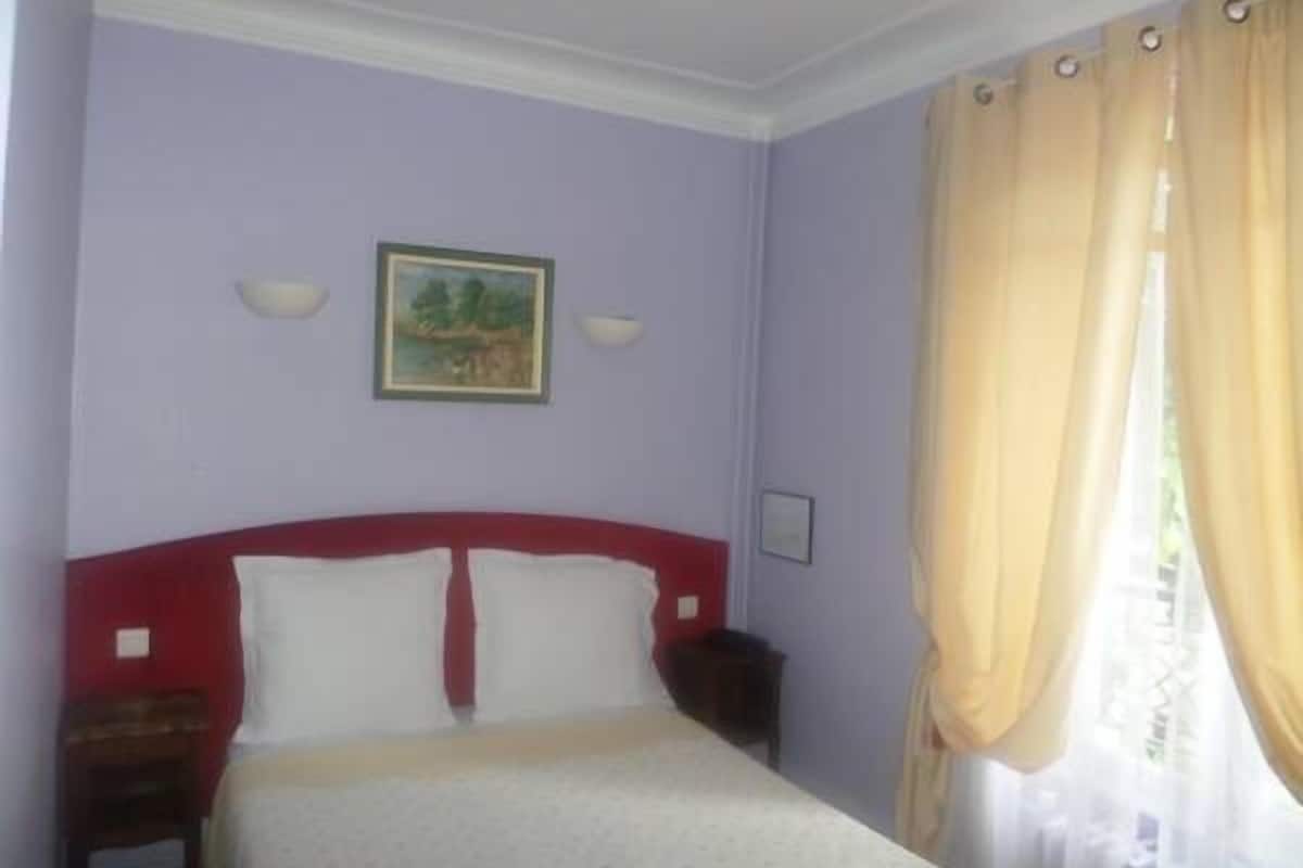 1 bedroom, premium bedding, desk, iron/ironing board