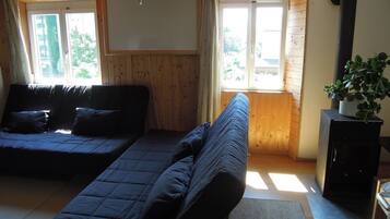 Condo estándar, 2 habitaciones | Área de sala de estar