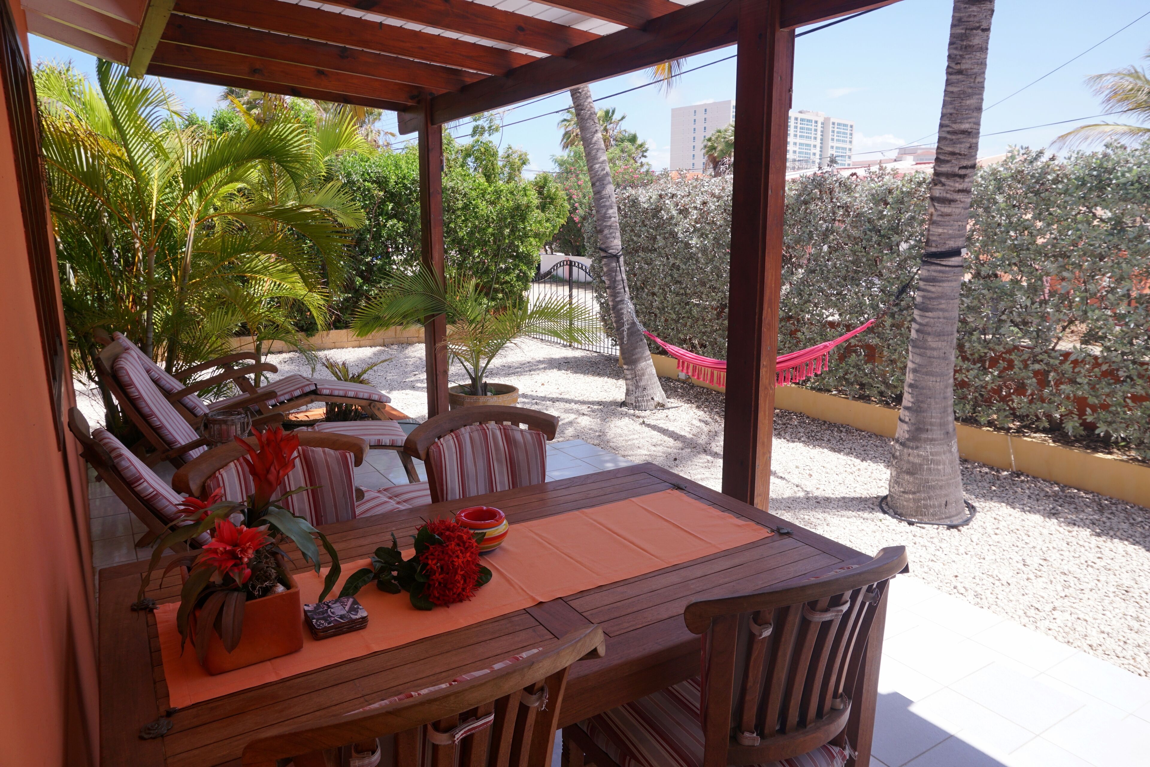 Μπανγκαλόου | Βεράντα/αίθριο