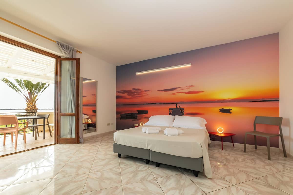 Studio, uitzicht op zee | Hypoallergeen beddengoed, een kluis op de kamer, individueel gedecoreerd