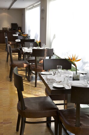 Breakfast, lunch and dinner served - Peerless Hotel Hyderabad (Hyderabad)
