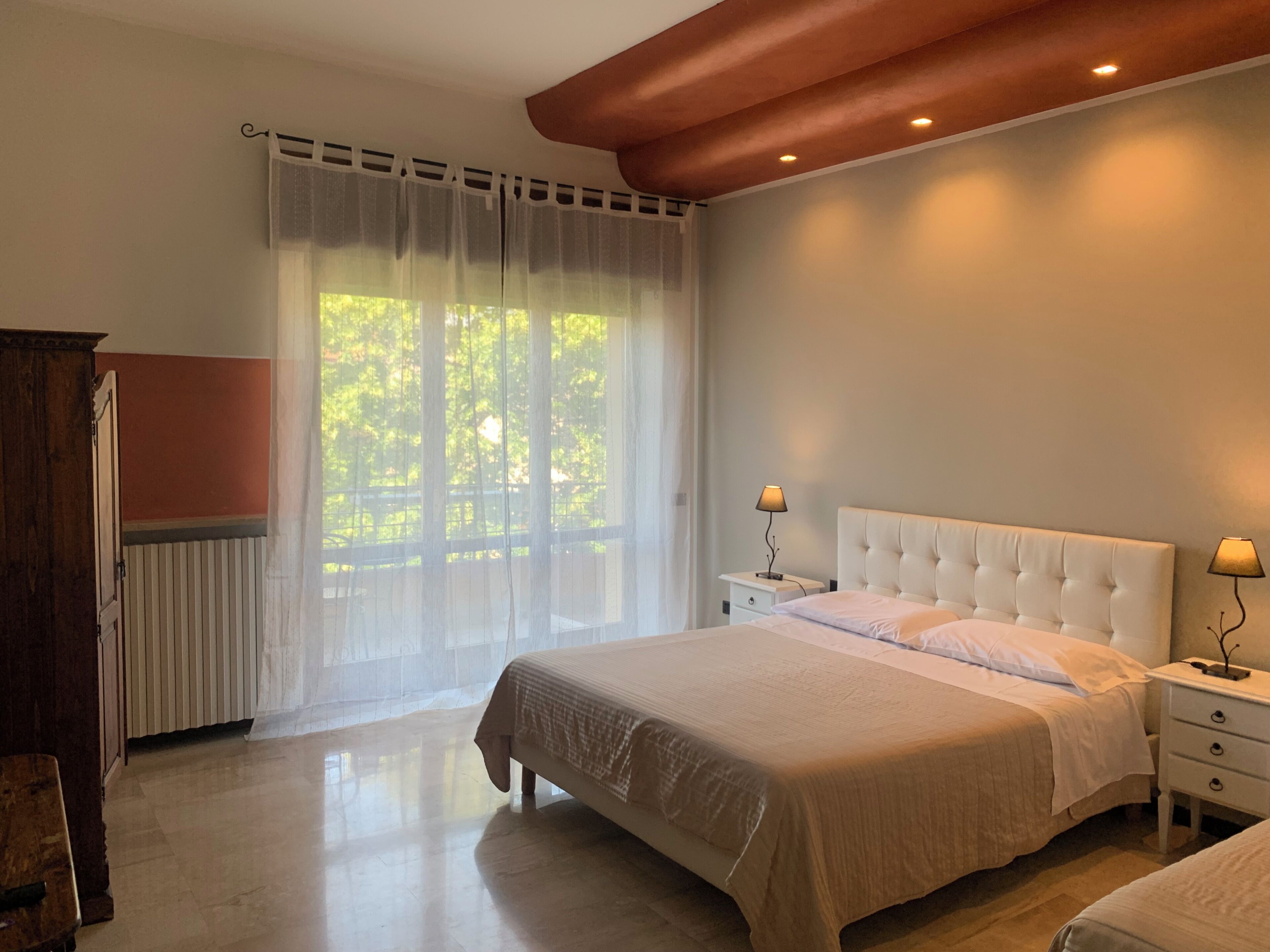 Standard-Dreibettzimmer (Private External Bathroom)