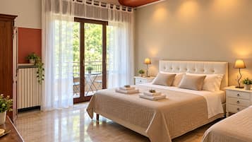 Habitación de hotel con cama, mesitas de noche, vistas a través de un ventanal y una planta en maceta.