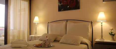 Standard Double Room, Ensuite | Egyptian cotton sheets, premium bedding, desk, free WiFi