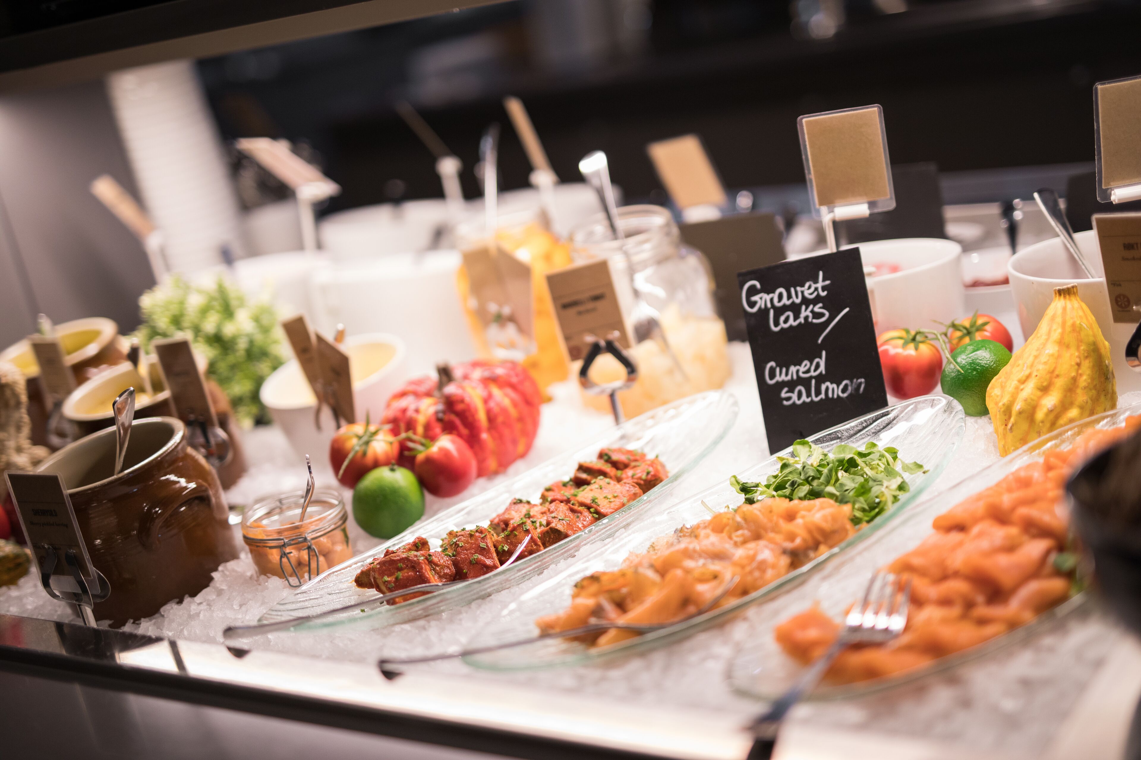 free daily breakfast