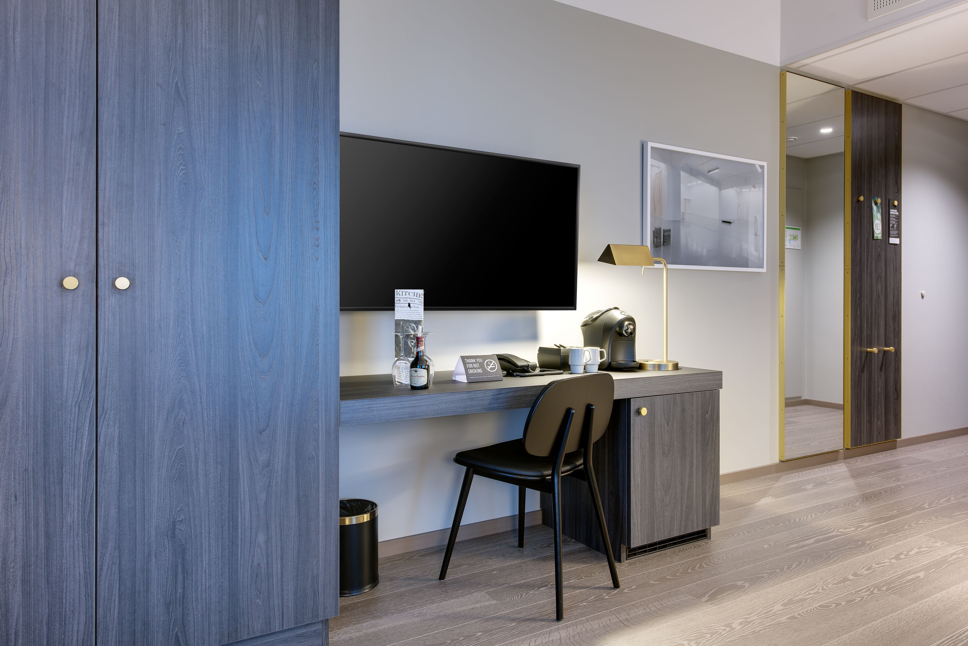 1 bedroom, premium bedding, pillow-top beds, minibar