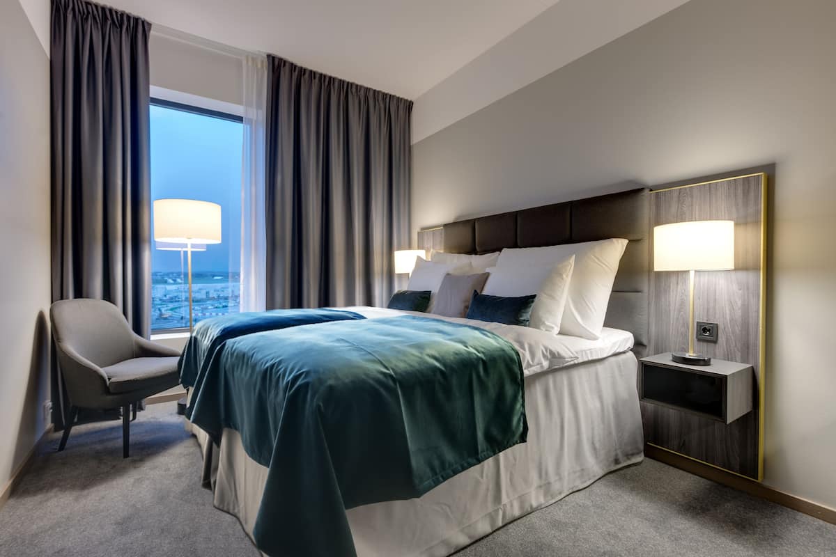 1 bedroom, premium bedding, pillow-top beds, minibar