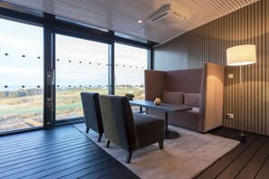 Dining - Clarion Hotel Air (Sola)
