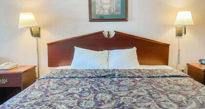 OYO Hotel East Macon I-75