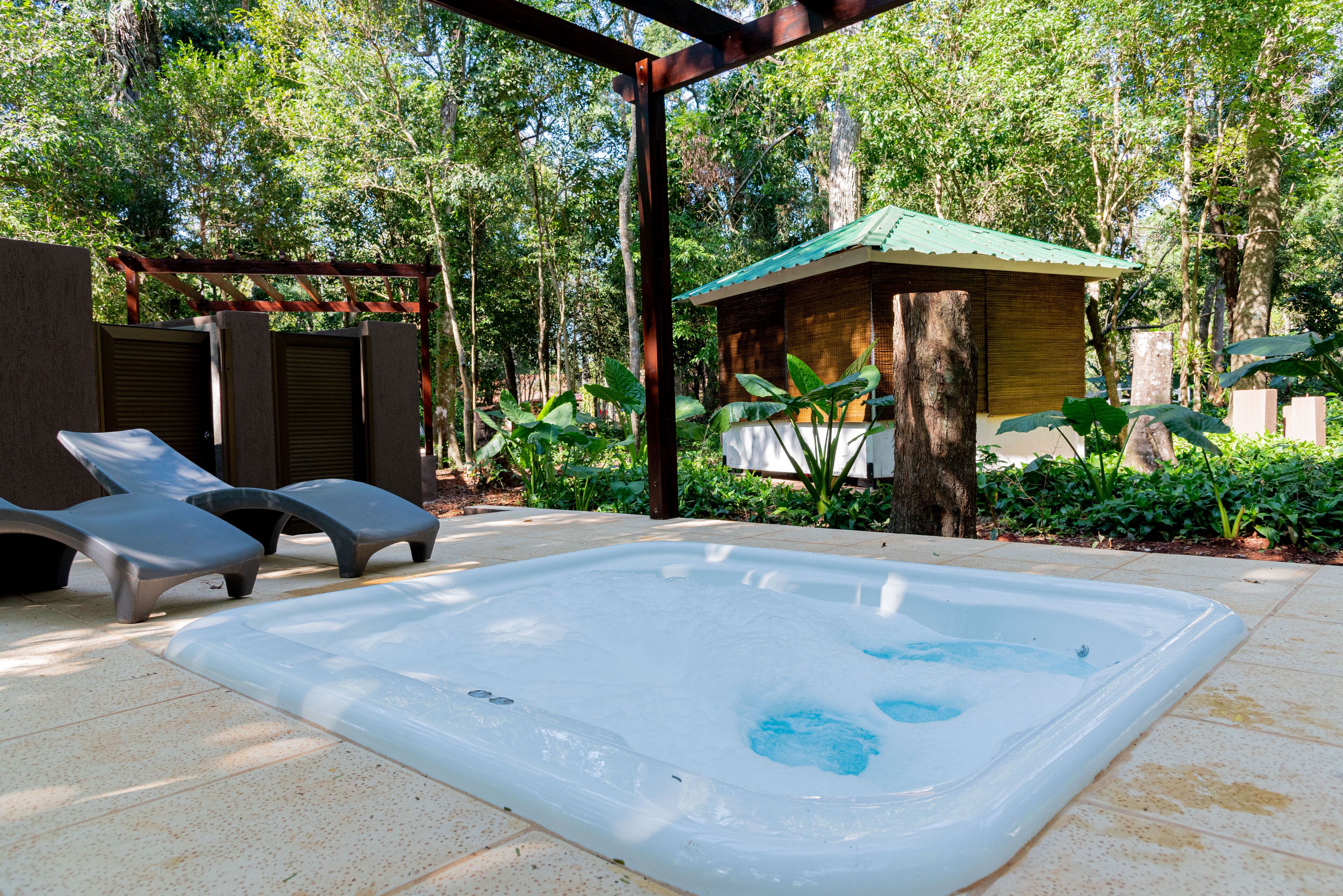 couples treatment room(s), body treatments, hot stone massages, facials