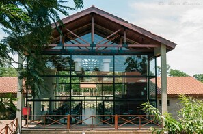 Free daily buffet breakfast - Village Cataratas (Puerto Iguazú)