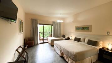 Minibar, caja de seguridad en la habitación y cunas gratuitas