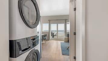 Oceanfront 3BR Premium Condo | Laundry