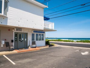 Exterior - Sea Latch Inn (York Beach)