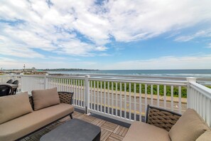 Oceanfront 3BR Premium Condo | Vue du balcon