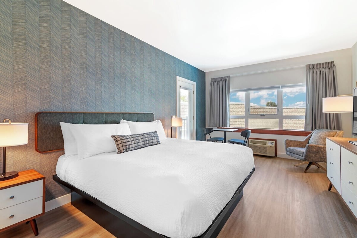 King Ocean View -Ocean Sands Commons | WiFi, bed sheets