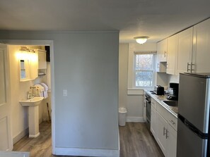 Peti sejuk, pembancuh kopi/teh 