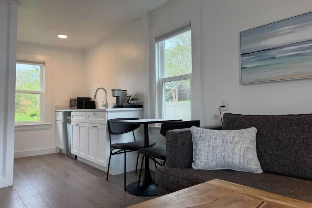 South Bldg - 2BR Suite w/ Queen and Queen | Living area