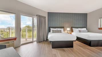 Commons Suite- 2 Queen, 1 King ADA | Wi-Fi, lenzuola