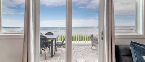 Oceanfront 3BR Premium Condo | Utsikt från rummet