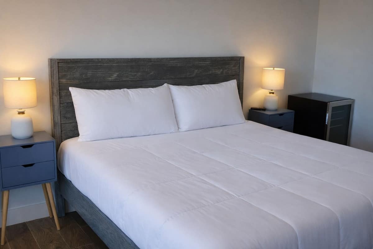 Standard Double Room, 1 Queen Bed, Non Smoking | WiFi, bed sheets