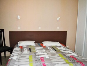 Chambre double avec salle de bain privée,