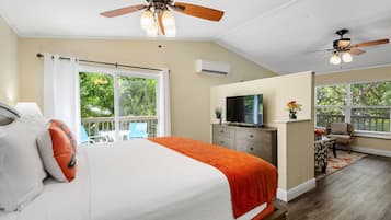 Deluxe Studio, 1 King Bed with Sofa bed, Kitchen (#14 Balcony 2nd Floor) | Premium bedding, memory foam beds, free WiFi, bed sheets