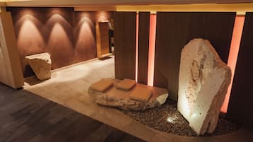 Bastu, bubbelpool, Ängbastu och kroppsbehandlingar