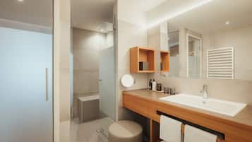 Comfort Double Room, Non Smoking, Mountain View | Bathroom | Hair dryer, bathrobes, slippers, bidet