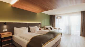 Doppia Deluxe, non fumatori, vista montagna | Minibar, una cassaforte in camera, una scrivania, insonorizzazione