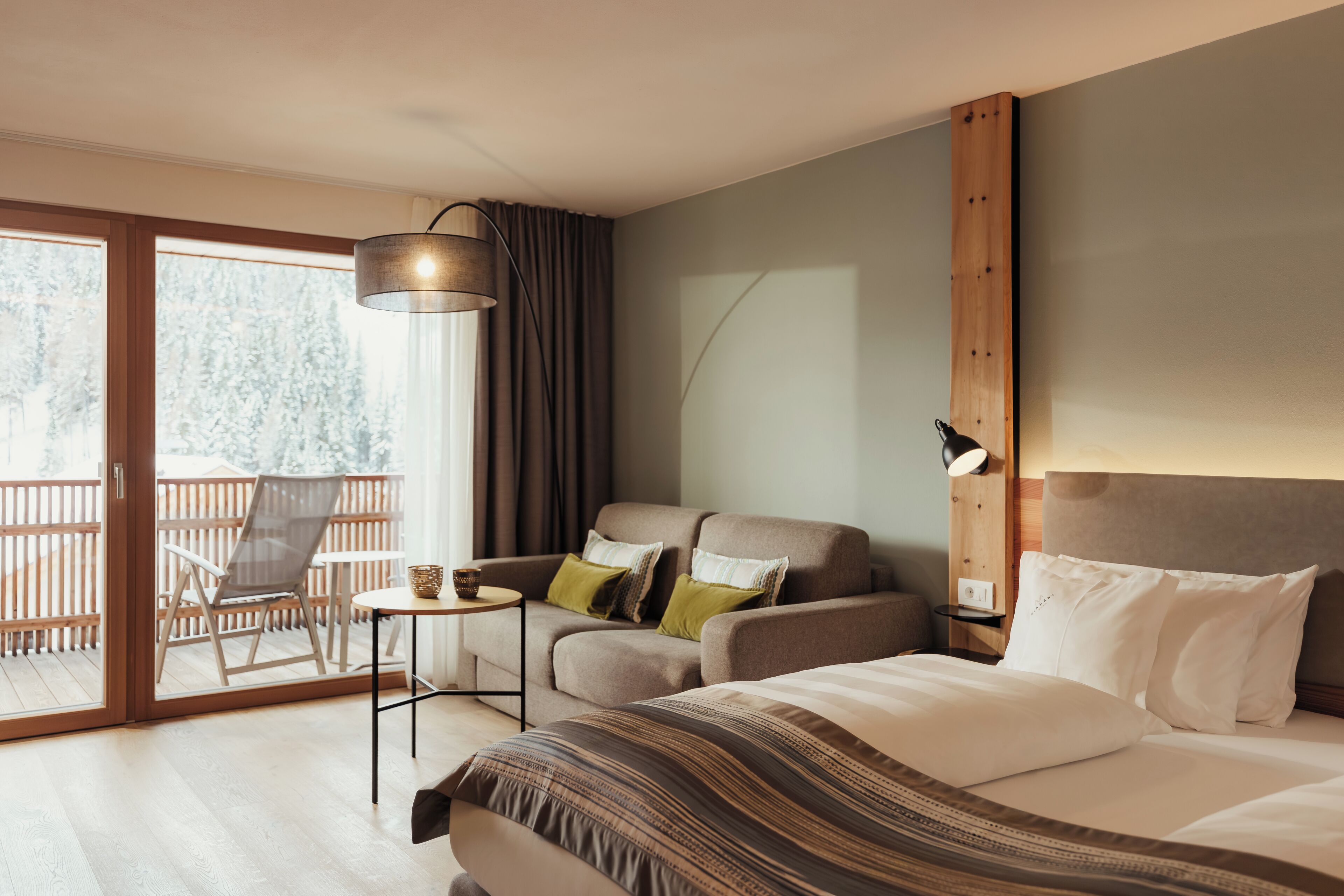 Dobbeltrom – comfort, ikke-røyk, fjellutsikt | Minibar, safe på rommet, skrivebord og lydisolert