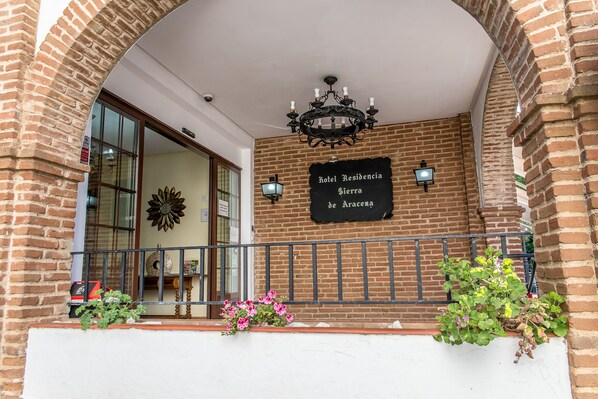 Front of property - Hotel Sierra de Aracena (Aracena)