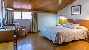 Habitación doble (attic floor)