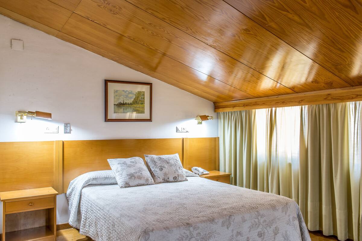 Doppelzimmer (attic floor)