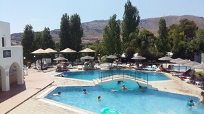 2 outdoor pools, pool umbrellas, pool loungers - Ellia Hotel - All Inclusive (Rhodes)
