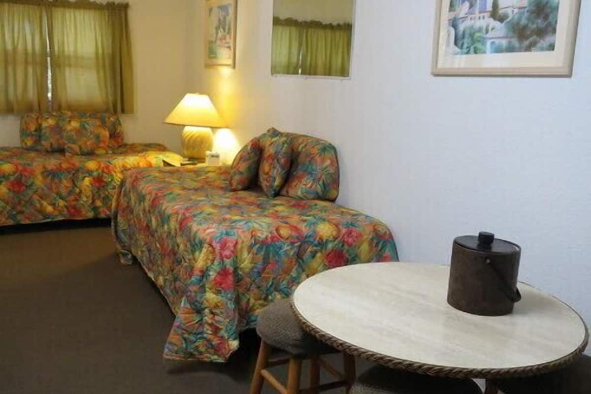 Room (4 twin beds) | Free WiFi