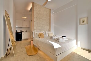 Deluxe Studio, Sea View (Chora View) | Minibar, in-room safe, individually decorated, individually furnished - Kallichoron Art Boutique Hotel (Astypalaia)