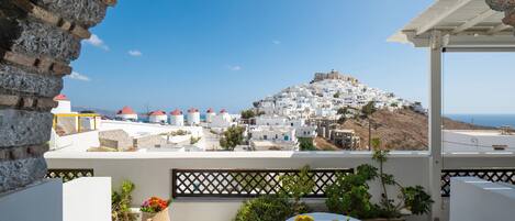 Deluxe Studio, Sea View (Chora View) | Terrace/patio