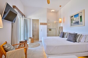 Signature Villa, Annex Building | Minibar, in-room safe, individually decorated, individually furnished - Kallichoron Art Boutique Hotel (Astypalaia)
