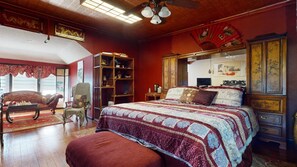 The Black Pearl Suite (3rd Floor) | Premium bedding, Tempur-Pedic beds, individually decorated