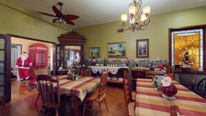 包含每日全套早餐